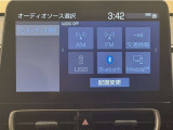 ディスプレイオーディオを装備。スマホと車をつなぐことで、これまでのナビに加えていろんなサービスが楽しめます。