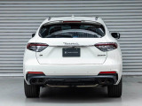もちろんサラウンドビューモニター+パークセンサーを搭載。駐車時の不安を軽減。
