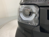 LEDヘッドライトは、点灯の瞬間から最大光量を発揮し、突然暗くなるトンネルなどでの安定感を高めます。