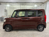 『両側電動スライドドア』 スーパーなどでの狭い駐車場でも乗り降りが楽々♪お子様が隣の車にドアを当ててしまう心配もございません!小さなお子様連れの方もこれで安心