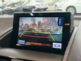 【バックカメラ】運転席から画面上で安全確認ができます。駐車が苦手な方にもオススメな便利機能です。
