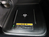 置くだけでワイヤレスで充電可能です。