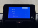 ディスプレイオーディオを装備。スマホと車をつなぐことで、これまでのナビに加えていろんなサービスが楽しめます。