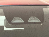 スマアシ3 1.対歩行者対車両衝突警報機能 ブザー等でお知らせ 2.弱い事前ブレーキ作動 3.被害軽減ブレーキアシスト ブレーキアシストが作動 制動力を高めます 4、強いブレーキが作動します!
