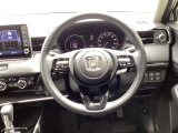 ステアリングスイッチでオーディオ各種操作が可能で、運転に集中できます。安心・安全・快適なドライブをお楽しみいただけます。