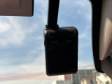前方・後方の映像を高画質で記録し、事故やあおり運転など万が一の際の状況確認に役立ちます。車両との高い適合性と純正ならではの安心品質で、毎日のドライブをしっかりサポートします。