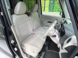 運転席シート廻りは使用感も少なく、良好な状態となっています。丁寧に使われていたことがよくわかりますね。