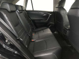ゆとりある広々とした車内空間は、ドライブを始め買い物やレジャーなど、幅広く活躍します。一人でもみんなとでもお出かけを楽しみましょう!