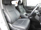 【内装】アルファードの車内です♪もちろん、フロアマットもついてますよ〜!