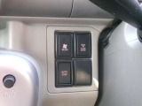 助手席側リヤドアオートステップ付車です。乗り降りがしやすくなっております。