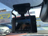 ニュースで流れる【事故の瞬間】【あおり運転】の映像は、ドライブレコーダーが録画しているからです。もしもの時の証拠映像を保存できます。