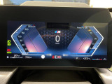 デジタルインフォメーションディスプレイ搭載。近未来感のあるコックピットに仕上がっております。