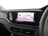 バックモニター搭載で車庫入れ安心!バック中の死角部分がモニターに映し出されるので安全性アップ!前後パークセンサーとバックカメラで車庫入れも安心です。