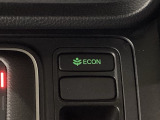 ★ECONスイッチ★ エコドライブを加速しよう!スイッチをONにすると、運転の仕方によるロスを抑え込み燃費をよくするようクルマが頑張ります(*^ー^*)燃費向上にチャレンジ♪
