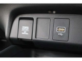 USBオーディオ用ソケットがついていますので携帯電話などを接続すれば音楽等の再生が可能です!
