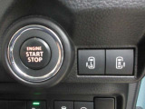 運転席からもスイッチ1つでリヤドアを開閉する事ができます。
