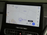 【10.5インチ純正ナビ】純正ナビを装備。タッチパネル式で使いやすく、詳細地図により目的地をピンポイントで設定できます。初めての道でも迷いにくく、ロングドライブも快適ですよ♪