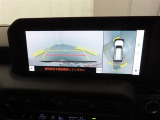 バックモニターを装備しています。車庫入れ時等に車両後方が確認出来るのでとても便利です。