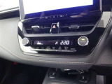 オートエアコン付車です。自動で温度と風量を設定する優れものです。