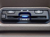 ■【ETC車載器】が装備されています。セットアップをしてお渡しとなり、ETCカードを差し込むだけで高速道路の利用が可能です。