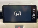 【純正9型ナビ】人気の純正ナビを装備しております。ナビの使いやすさはもちろん、オーディオ機能も充実!キャンプや旅行はもちろん、通勤や買い物など普段のドライブも楽しくなるはず♪