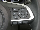 【レーダークルーズコントロール】(全車速追従機能付)付きです。車速に応じて追従支援してくれるので、ロングドライブも快適です。詳細は販売店スタッフまでおたずねください。