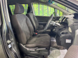 運転席シート廻りは使用感も少なく、良好な状態となっています。前オーナー様が丁寧に使っていたことがよくわかりますね。