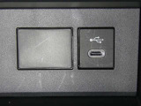 【充電用USB端子】デバイスの充電に便利です。※実際の接続端子は写真で確認or店舗までご気軽にお問合せください♪