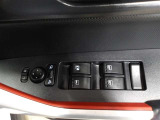 運転席から左右のドアミラーの開閉が可能です♪駐車場でのドアミラーの折り畳みが簡単です♪
