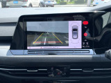 前後パーキングセンサー&リアビューカメラで、車庫入れも安心です。パーキングセンサーは音だけでなくモニターで接近情報を確認出来てより安心です。