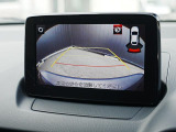 バックカメラを標準装備。駐車場などでの取り回しもスムーズに行っていただけます。