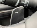 ■パドルシフト■ステアリングから手を離さずに、簡単にシフトチェンジ。マニュアル車感覚のシフトチェンジが愉しめます。自分の手で操縦している感が増して運転を愉しく出来る装備です!
