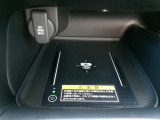 ワイヤレス充電器、アクセサリーソケットが付いております