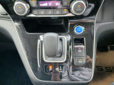 e-POWER専用シフトです。手首を軽く動かすだけで操作出来る、まったく新しい操作感です。