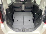 普段のお買い物や通勤、送迎等に十分な荷室スペースを確保しております。セカンドシートを倒すと、大きな荷物の積載も可能です♪