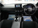 とても握りやすいステアリング!運転手の気持ちがそのまま伝わるかのような反応をしてくれます!小物入れや各ボタンの配置にこだわり、とても使いやすいです !視認性も良好なのでロングドライブもお任せ下さい。
