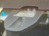 【ホンダセンシング】走行中に前方の車両等を認識し、衝突しそうな時は警報とブレーキで衝突回避と被害軽減をアシスト。より安全にドライブをお楽しみいただけます。