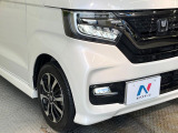 【LEDヘッドライト】悪天候や夜間走行時も良好な視界を確保し安心して運転できる高輝度LEDヘッドライトを装備!点灯速度が早く、消費電力も抑えられています。