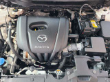 「SKYACTIV-G(ガソリン)」は、規格外の高圧縮を実現し、世界のエンジン技術者に驚きを与えました。さらに、それを維持したままノッキングの発生を抑え、熱効率を向上、走りにも寄与したエンジンです。