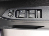 パワーウィンドゥ 運転席ドアスイッチ照明付です。電動格納ミラーも手元でワンモーションで可能です。