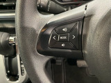 ステアリングにオーディオ操作スイッチが付いています。オーディオ画面に直接タッチしなくても操作が出来ますので、運転に集中できます。