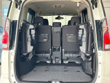 普段のお買い物や通勤、送迎等に十分な荷室スペースを確保しております。セカンドシートを倒すと、大きな荷物の積載も可能です♪