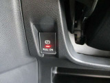 ■電動パーキングはオート機能がついているので引き忘れ解除忘れが無く安心です。