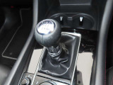 MAZDA3のシフトレバーです。希少な6速MT♪