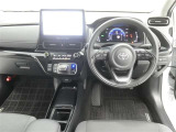 運転席からの視界はこんな感じです☆お気軽にご来店いただき、実際に座って是非お確かめください。ドライバーに寄り添う快適な操作フィールをもたらすステアリングです。