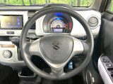インテリアに合わせたデザインのステアリングは、運転される方のことも考え、運転しやすい形状、大きさです。是非一度、実際に触ってお確かめください。