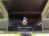 【13.2型フリップダウン】大画面モニターで後席でもエンタメをお楽しみいただけます。家族や友人とお出かけする機会が多い方に大人気です♪
