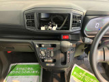 ご納車前に納車点検(法定12ヶ月点検相当)を実施し、基本性能に関わる機能や状態を徹底的に点検します。