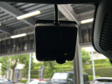 リバース連動型のバックカメラは、精度が良く、バックや縦列駐車もストレスなく止められます。カメラの性能も日々進化しており画質には私たちも驚かされます。ぜひ実車でのご確認をお願い致します!