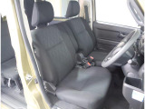 視点が高い運転席は、安全運転の手助けをします。